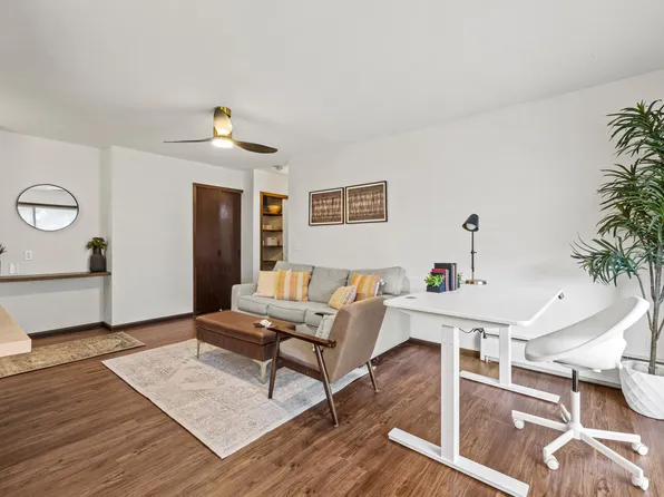 810 6th St S APT 7, Hopkins, MN 55343