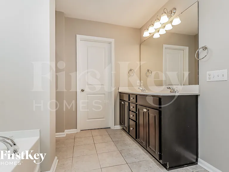 602 Bridgewater Ct — Photo 11