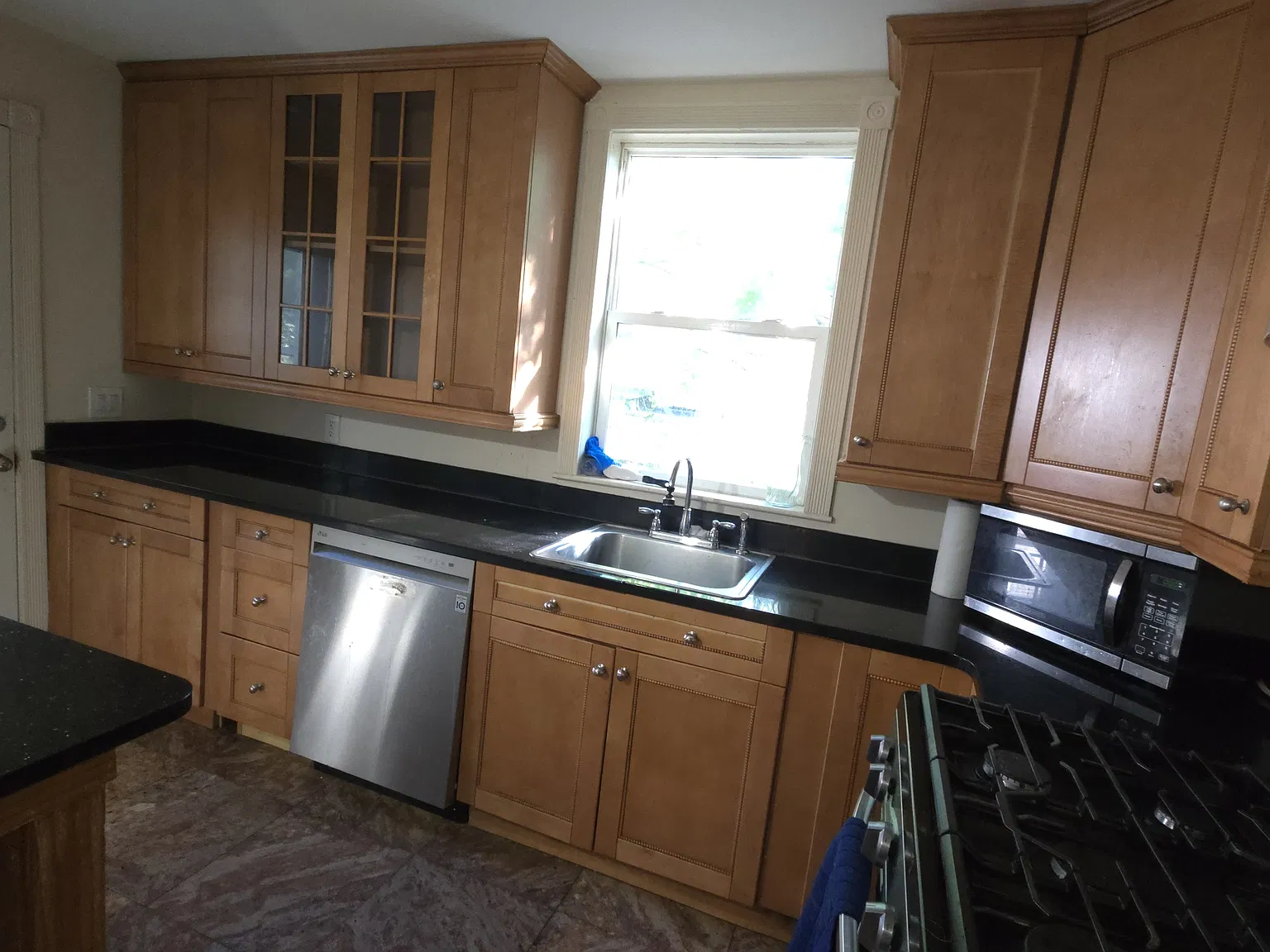10-12 Alcott Park — Photo 1