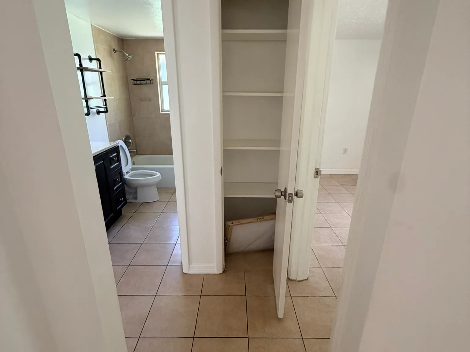 2 bed, $1,600 — Photo 3