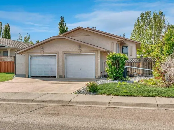 312 E Strathaven Dr, Strathmore, AB T1P 1N5