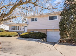 311 S Wilke Rd, Arlington Heights, IL 60005