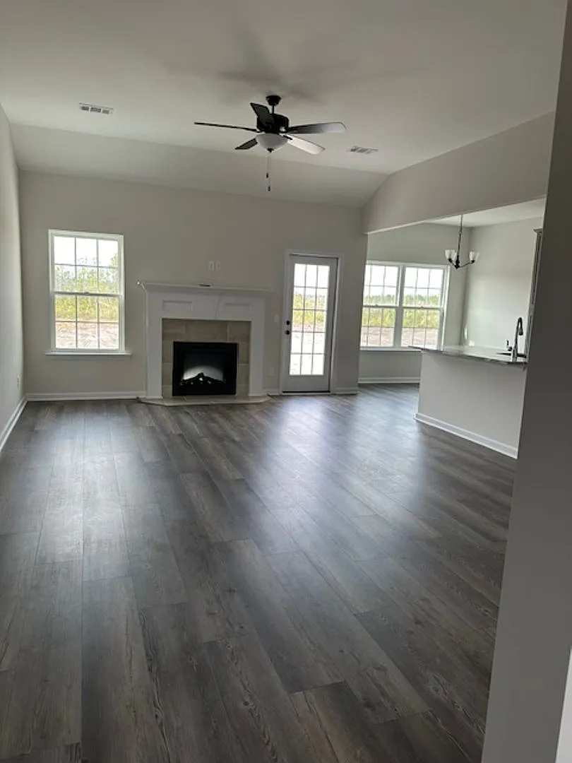 Building Photo - 1479 Arnall Dr SE