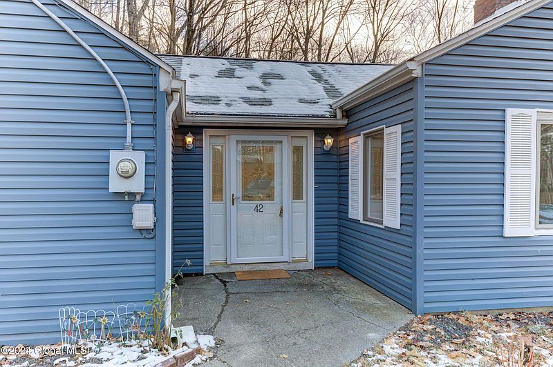 2nd image of 42 Sharpe Road