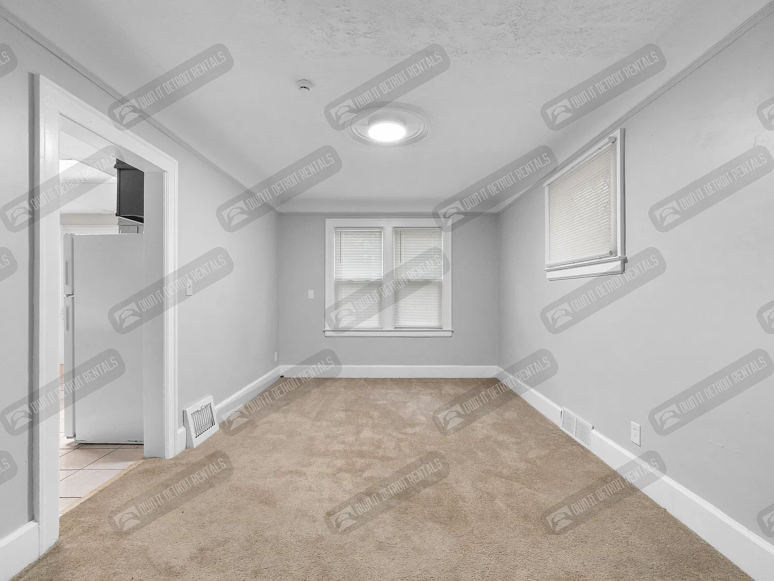 Colonial House 3 Bedroom — Photo 4