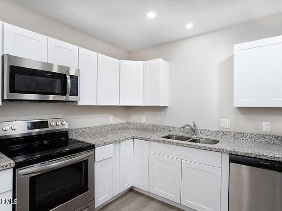 3rd image of 2130 W CAMPBELL Avenue