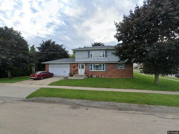 1219 Josslyn St
