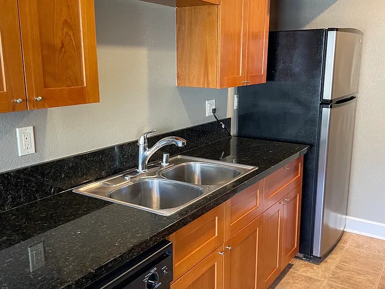8525 Villa La Jolla Dr #C — Photo 3