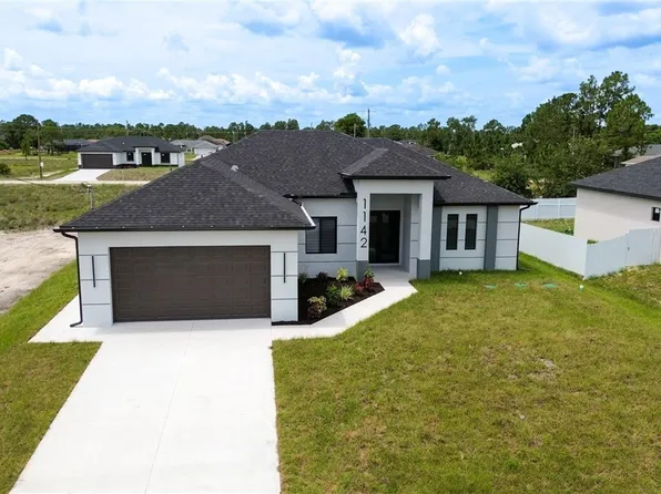 1142 Eclipse St E, Lehigh Acres, FL 33974