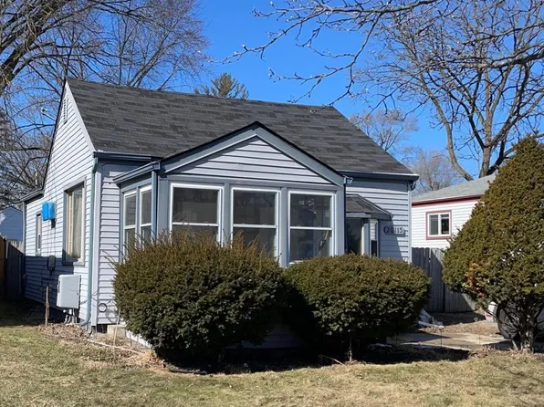 20115 Floral St, Livonia, MI 48152