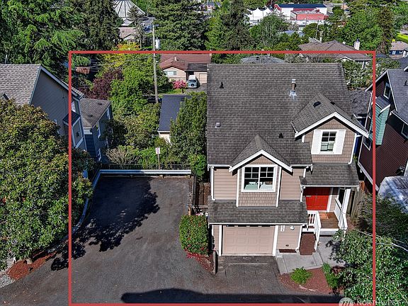 2nd image of 3030 31st Avenue W