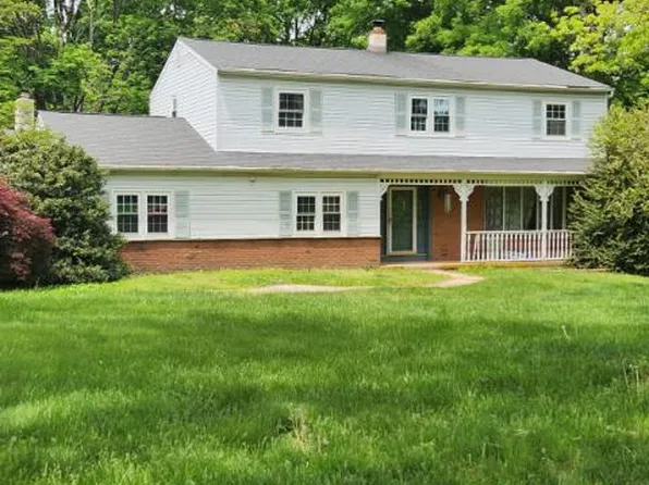 68 Skyline Dr, Chalfont, PA 18914