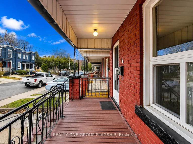 16 Huntley St — Photo 5