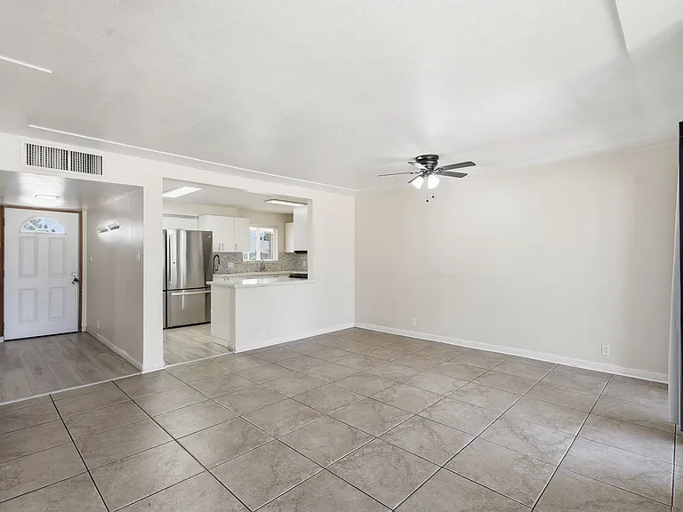 742 E Sierra Vista Dr — Photo 15