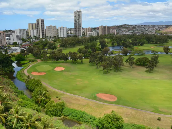 3075 Ala Poha Pl APT 1710, Honolulu, HI 96818