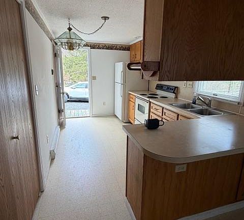 4th image of 9012 Rabbit Rd N