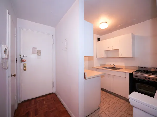 139 East 33rd Street image 11 of 22