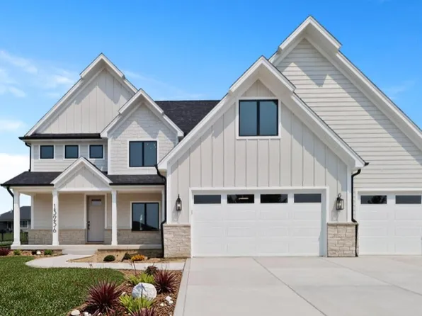 13256 Waterleaf Dr, Saint John, IN 46373