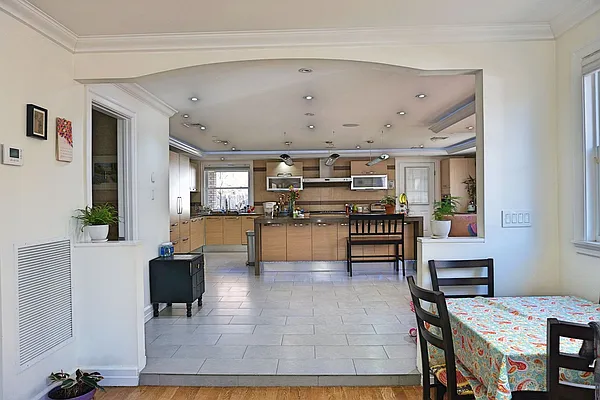 Sold by OOAKB&F INC | media 30