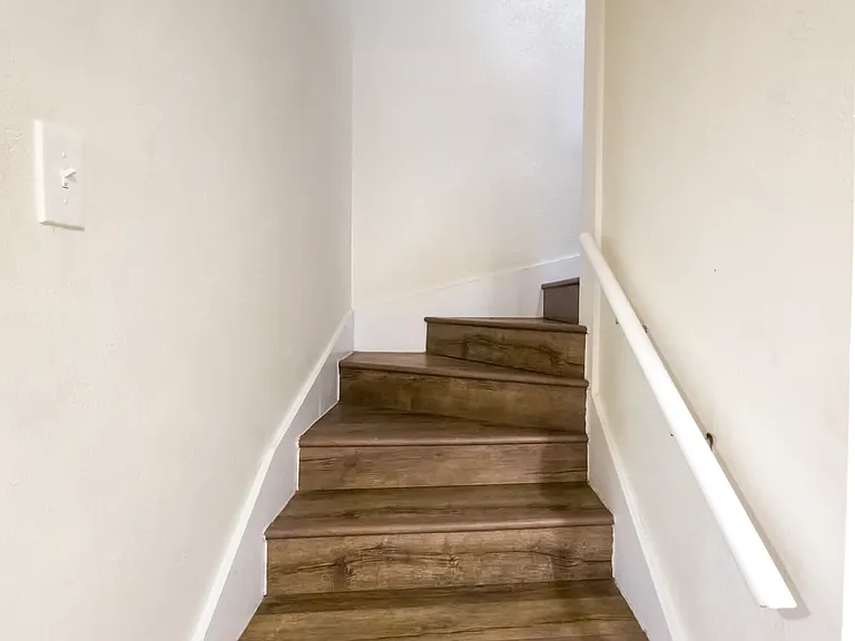 7618 Thistle Ln — Photo 6