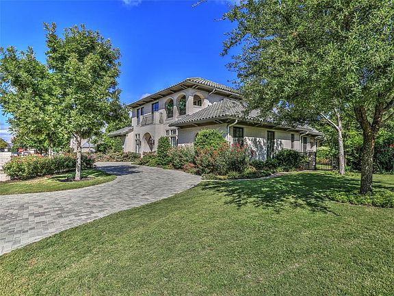 2nd image of 7032 Saucon Valley Dr