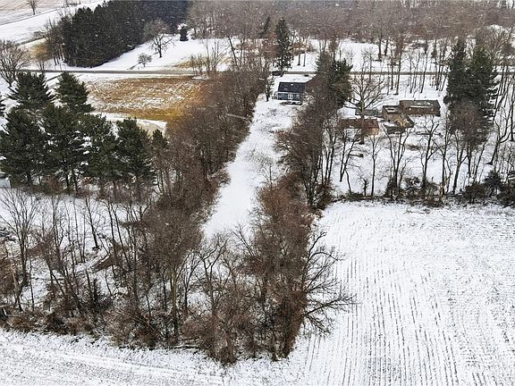 5th image of 832 E Jackson Rd