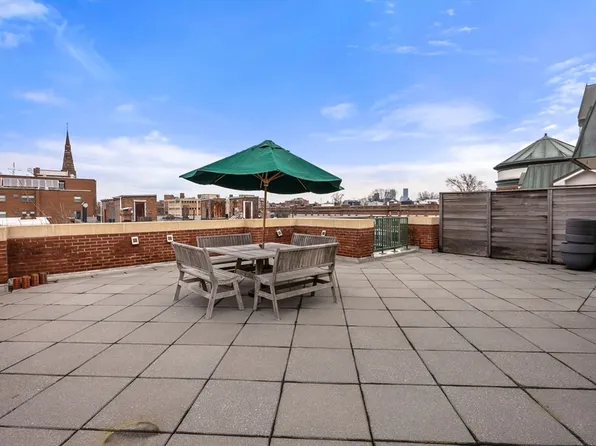 10 Vernon St #Penthouse 1, Brookline, MA 02446
