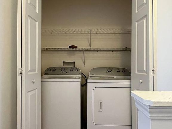 5th image of 3271 Hidden Cove Cir