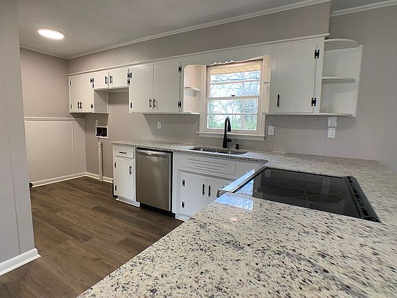 2nd image of 218 Crawford Cir