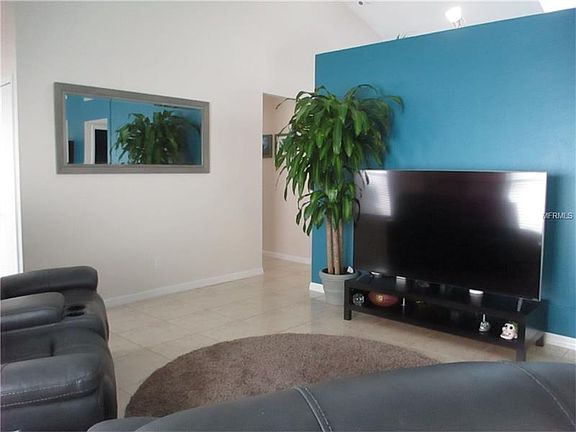 4th image of 13725 Meadowpark Ave