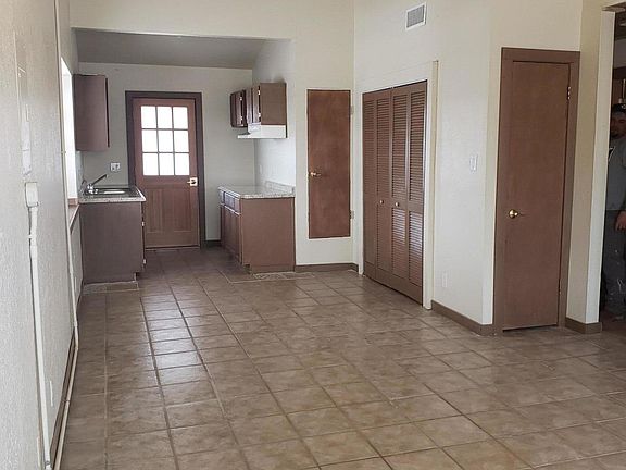 4th image of 5952 Bridalveil Dr