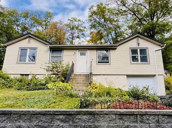 4 Northside Lane, Greenwood Lake, NY 10925