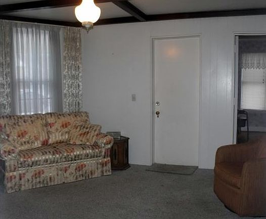 2nd image of 81 Park Ave
