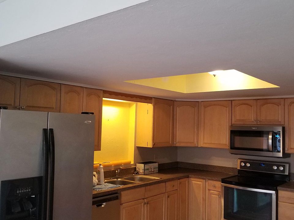 1st image of 17410 Dumont Dr