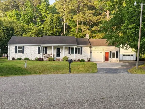 102 Jean Pl, Yorktown, VA 23693
