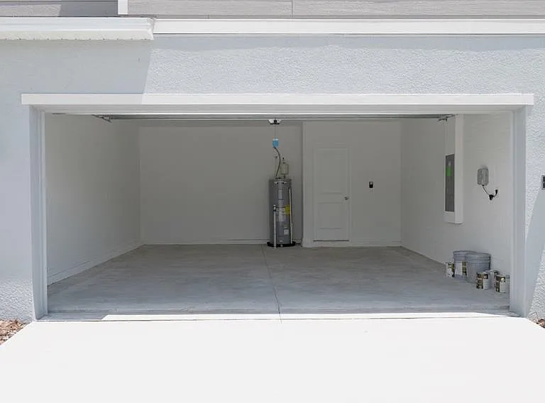 6433 Domizio Dr — Photo 2