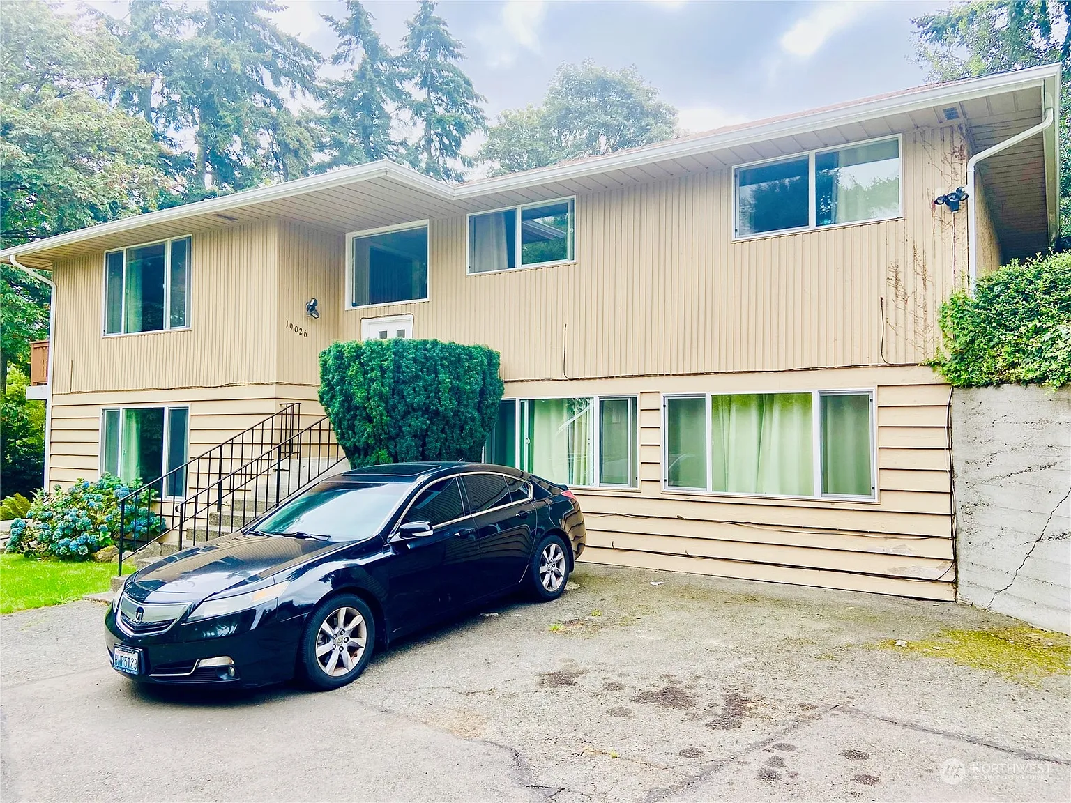 19026 47th Avenue S photo 1
