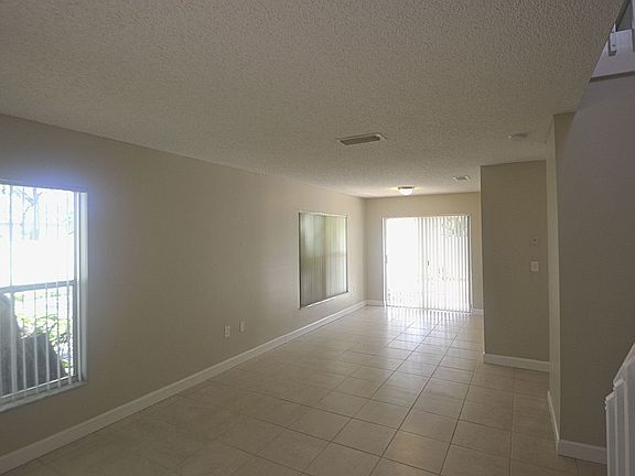 3rd image of 4220 SW 72nd Ter