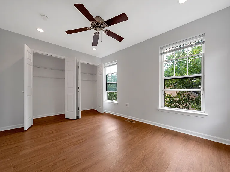 1318 Bainbridge St — Photo 11