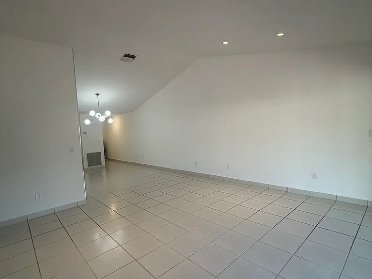 11339 SW 86th Ln — Photo 3