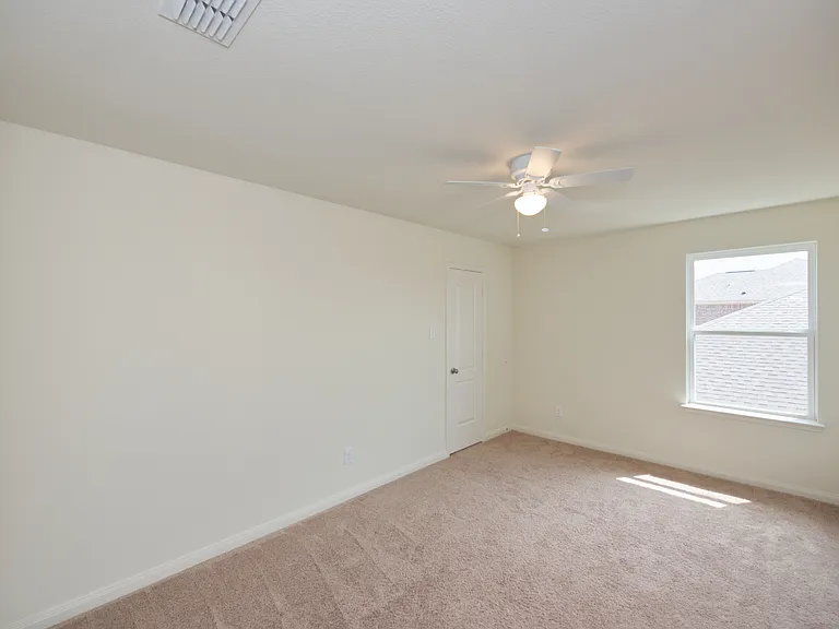 152 Curt St — Photo 16