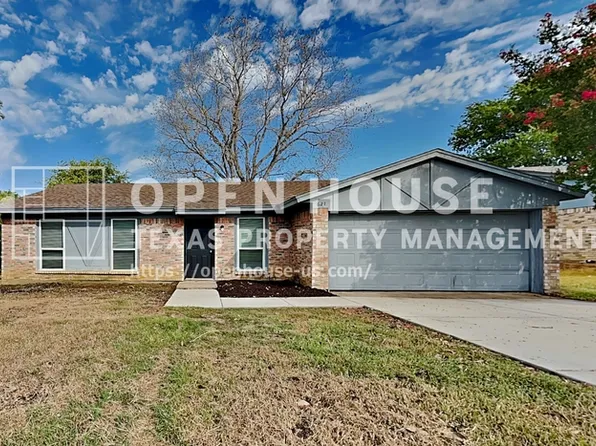 621 Meadowview Dr, Mansfield, TX 76063