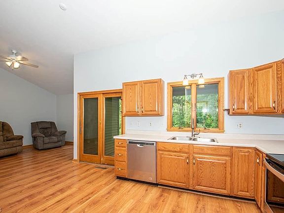 3rd image of 278 W 16th St