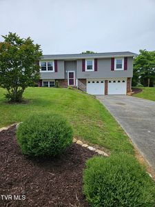 403 Riverwood Dr, Church Hill, TN, 37642