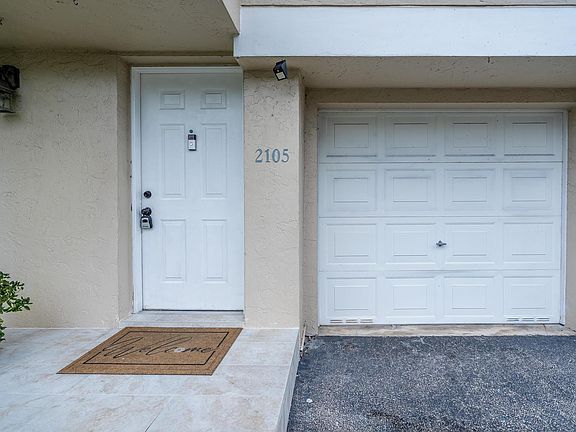 2nd image of 2105 W Discovery Circle