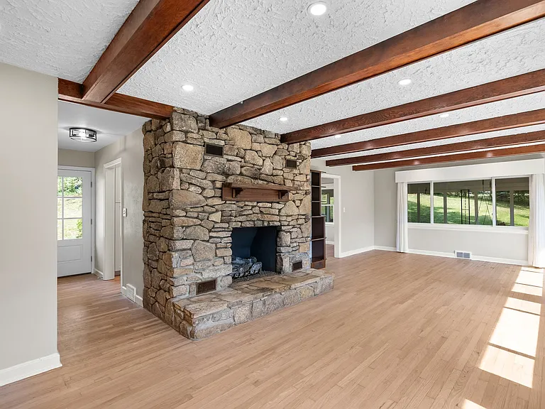 128 Mount Carmel Rd #A — Photo 3