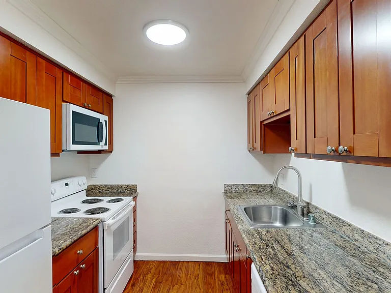Woodcreek Apartments — Photo 18