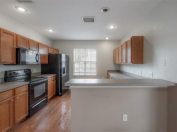 3rd image of 4951 Elizabeth Ct