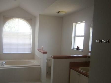 5th image of 2361 Albion Ave