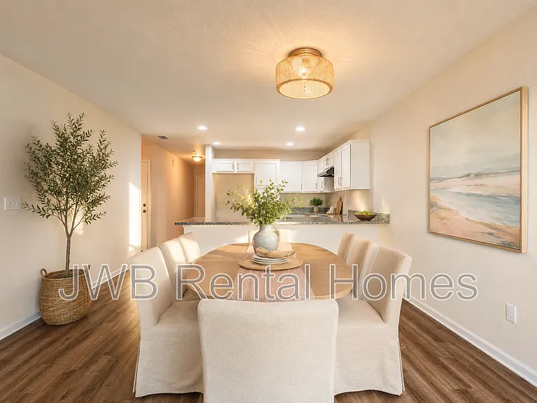 2815 Robert St — Photo 5